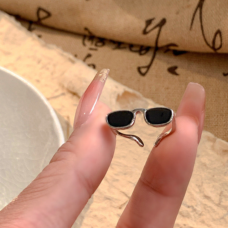 Cute Sunglasses ring adjustable size