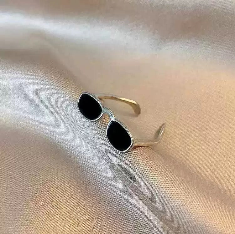 Cute Sunglasses ring adjustable size